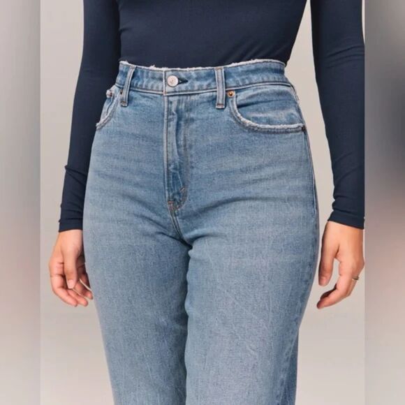 Abercrombie & Fitch Curve Love The Mom High Rise Jeans Size 14 - Picture 4 of 10